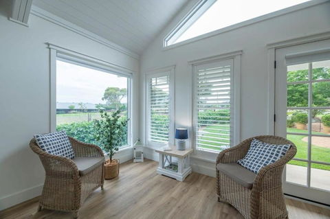Hamptons Cottage - Refined Living, Light-Filled - Darwin Holiday 1