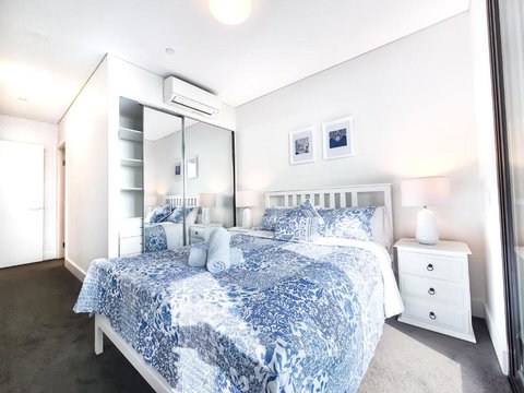 Hamptons Style 2BR & Kid Room W View In Olympic Park - Darwin Holiday 1