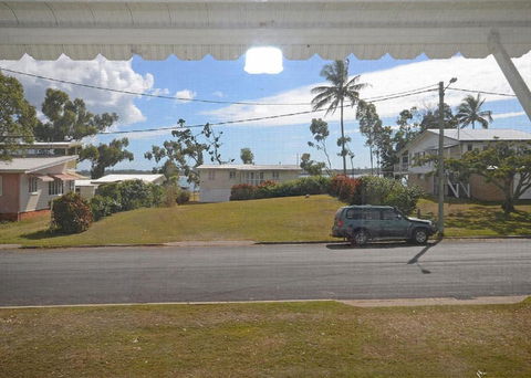 Happy Days - Burrum Heads- Close To Boatramp- 2BR - Darwin Holiday 1