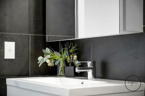 Happy Honeysuckle - WiFi Included - Darwin Holiday 2