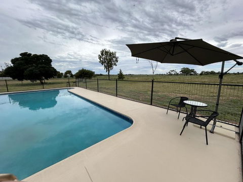 Happy Wanderer Motel Lake Boga ON THE LAKE WITH LAKE VIEWS - Darwin Holiday 1