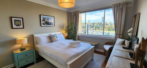 Harbourfront Bliss - 2 Bedrooms, Parking, Balcony - Darwin Holiday 2
