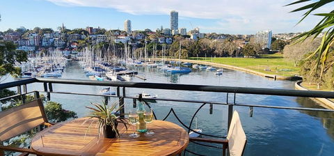 Harbourfront Bliss - 2 Bedrooms, Parking, Balcony - Darwin Holiday 3