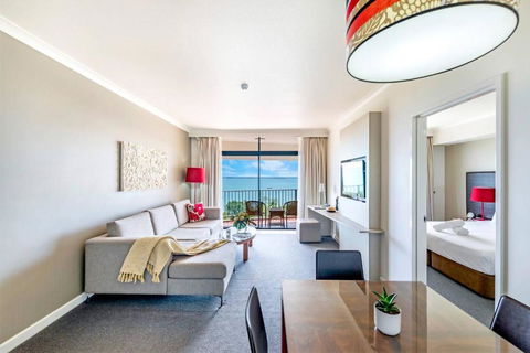 Harbourfront Magic In Two Separate Seaview Apartments - Darwin Holiday 2