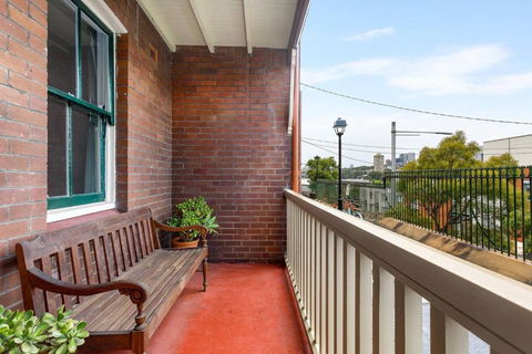 Harbourfront Meets Heritage Chic Near Barangaroo - Darwin Holiday 2