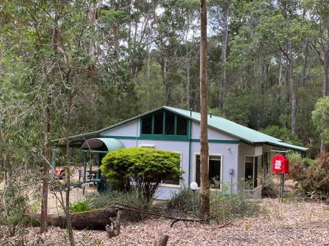 Harmony Forest Cottages & Lake Side Lodge - Darwin Holiday 0