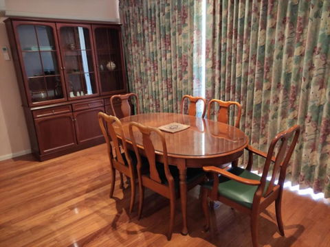 Ground Level 2BR 2BA Apartment W Courtyard - Darwin Holiday 4