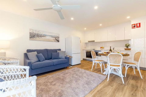 Hibiscus Court 2 Fantastic Air Conditioned 3 Bedroom Unit - Darwin Holiday 0