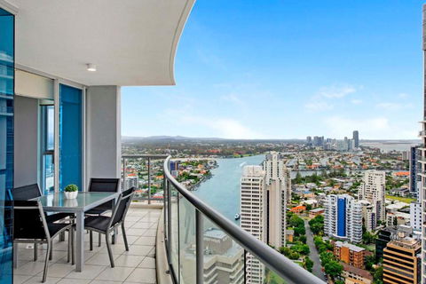 HIGH FLOOR GUARANTEE - 3 Bedroom Plus Study Apartments At Chevron Renaissance - Self Contained & Privately Managed - Wow Stay - Darwin Holiday 3
