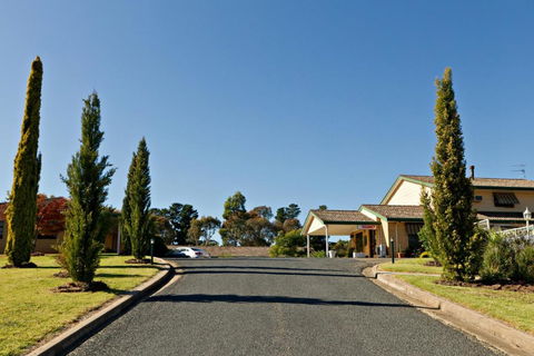 Hilltops Retreat Motor Inn - Darwin Holiday 0