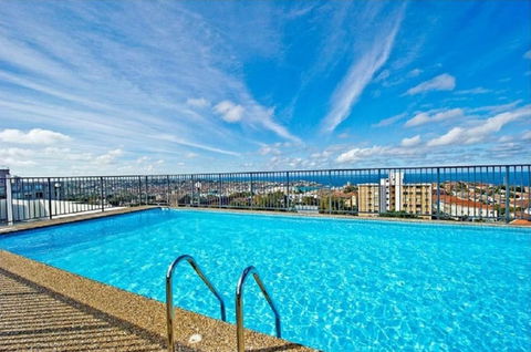 HolidayRento Bondi Beach Ocean View Rooftop Pool - Darwin Holiday 0