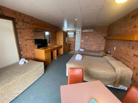 Hawker Hotel Motel - Darwin Holiday 1