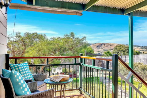 Hillside Hideaway - Family Home Near Victor Harbor - Darwin Holiday 0