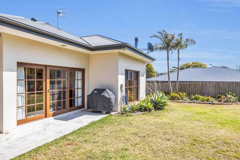 Heart Of Long Point - Darwin Holiday 1