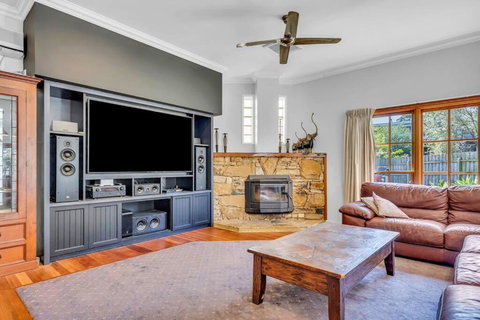 Heart Of Long Point - Darwin Holiday 3