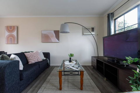 Heart Of McKinnon Units By Ready Set Host - Darwin Holiday 0