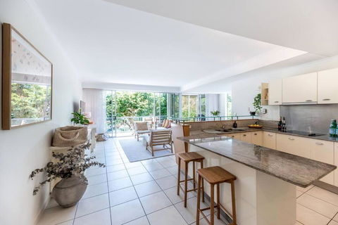Heart Of Sunshine, Spacious Apt With Pool & Garden - Darwin Holiday 1