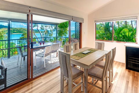 Heliconia 10 Newly Renovated Centrally Located House Hamilton Island - Darwin Holiday 2