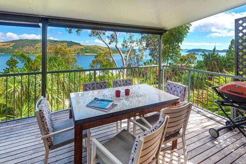 Heliconia 10 Newly Renovated Centrally Located House Hamilton Island - Darwin Holiday 3