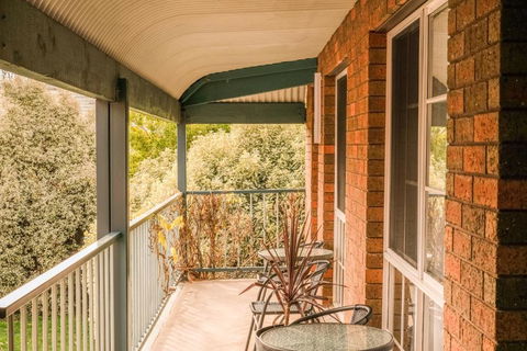 Hepburn Springs Motor Inn - Darwin Holiday 3