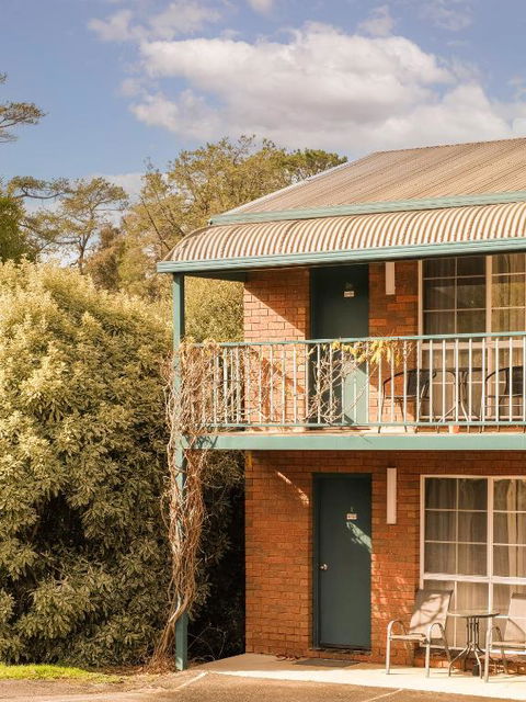 Hepburn Springs Motor Inn - Darwin Holiday 0