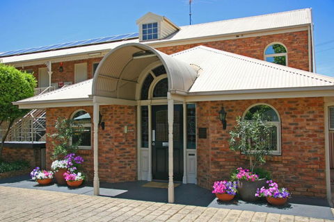 Hermitage Motor Inn - Darwin Holiday 1