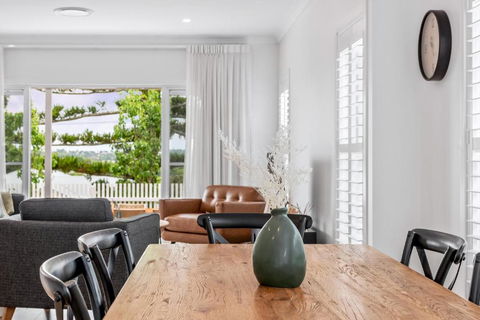 Hestia Villa - Luxury Retreat Near CBD And Grammar - Darwin Holiday 0