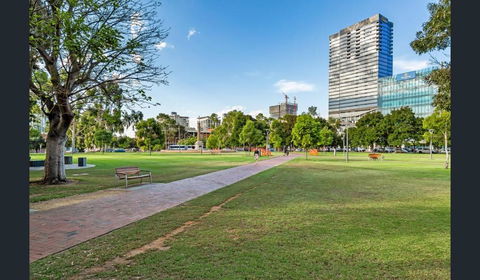 Hi 5 Star Adelaide City Luxury Oasis - Darwin Holiday 1