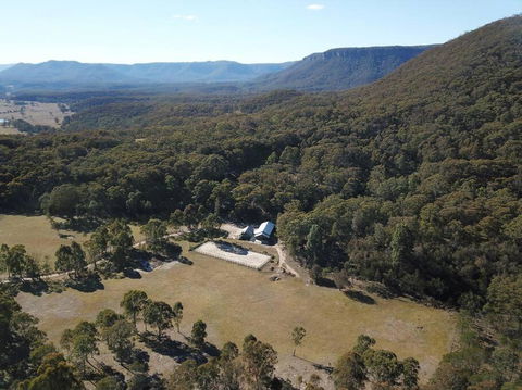 Hidden Gem, Megalong Valley, Blue Mountains - Darwin Holiday 0