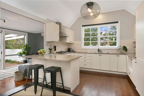 Hideaway Cottage - Your Southern Highlands Escape - Darwin Holiday 2