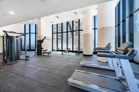 High-Rise 2-Bed City Pad With Impressive Amenities - Darwin Holiday 3