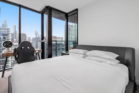 High-Rise Inner-City 2-Bed With Sauna, Gym & Spa - Darwin Holiday 1