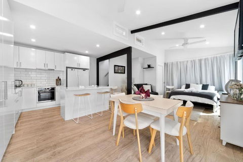 Highbury Coastal Villa - Darwin Holiday 0