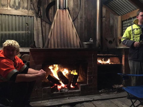 Hilltop Retreat, Water Views - Darwin Holiday 3