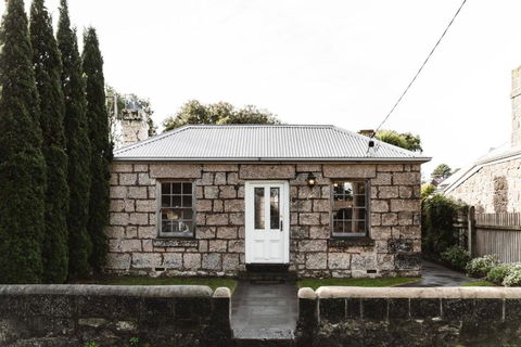 Historic 1850s Magnetic Cottage - Darwin Holiday 0