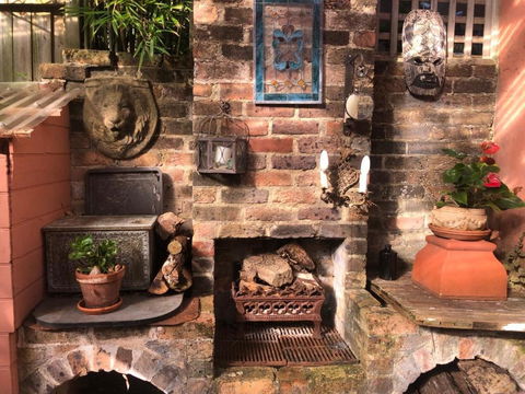 Historic Secluded Garden Cottage - Darwin Holiday 0