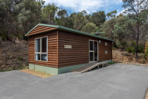 Hobart Bush Cabins - Darwin Holiday 1