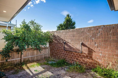 Hobart 4 Bedroom Cosy Stayz - Darwin Holiday 2