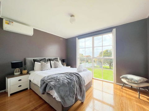 Holiday Home At Tennent St Dromana - Darwin Holiday 1