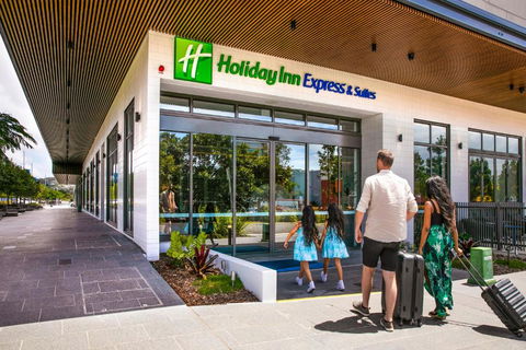 Holiday Inn Express & Suites Sunshine Coast, An IHG Hotel - Darwin Holiday 2