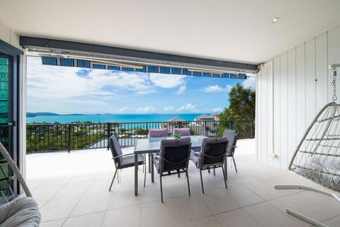 Holiday On The Horizon Airlie Beach Holiday Home - Darwin Holiday 2
