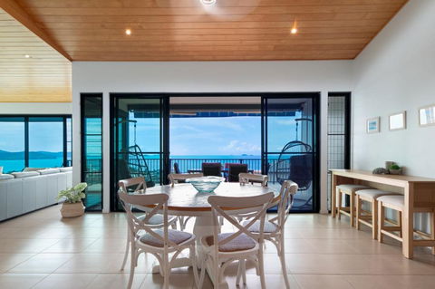 Holiday On The Horizon Airlie Beach Holiday Home - Darwin Holiday 0