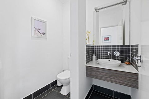 Holiday Paradise 4BR Pool BBQ Parking Near Mall N Park - Darwin Holiday 1