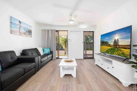 Hervey Bay Shelly Beach Stay ,Pet Friendly 300m To Beach - Darwin Holiday 0