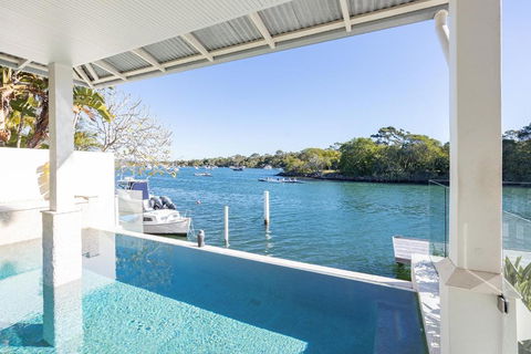 Iluka, Luxurious Riverfront Retreat - Darwin Holiday 1