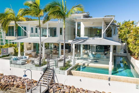 Iluka, Luxurious Riverfront Retreat - Darwin Holiday 3