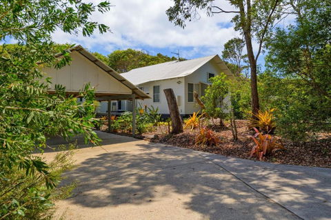 Ibis 15 - Darwin Holiday 1