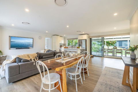 Illaroo House 16 Verona Rd - Pet Friendly, Boat Parking, Wi-Fi - Darwin Holiday 3
