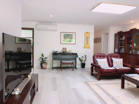 Home Away From Home-(Room1) - Darwin Holiday 1