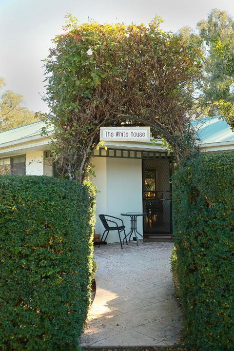 Home Farm Healesville - Darwin Holiday 0